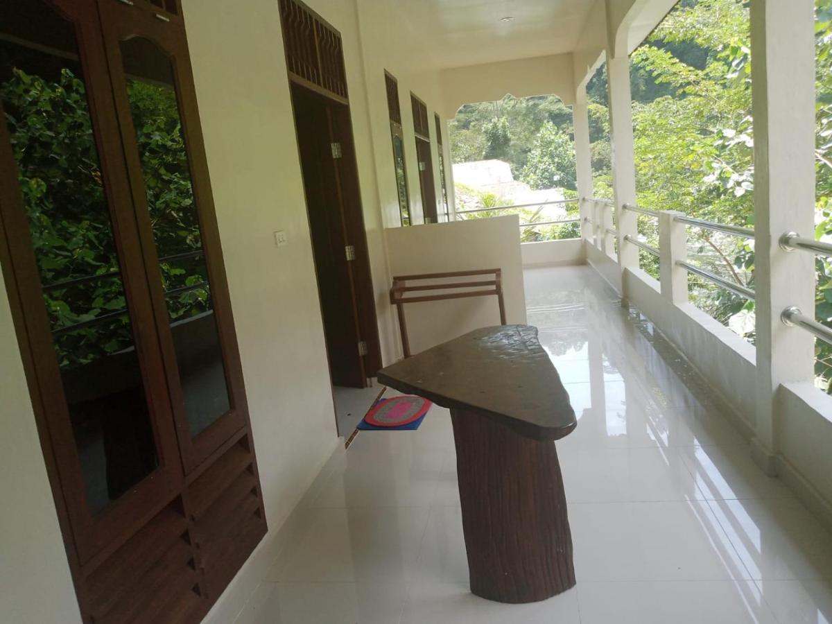 Raja Guest House - Jungle Trekking & Tours Bukit Lawang Sumatra 外观 照片