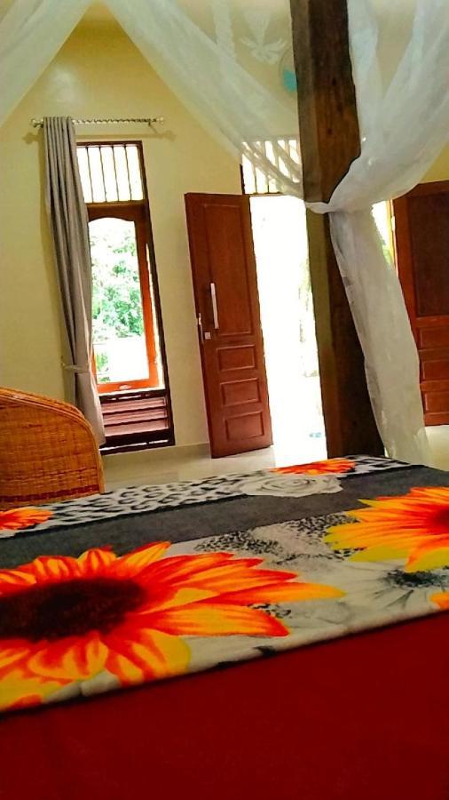 Raja Guest House - Jungle Trekking & Tours Bukit Lawang Sumatra 外观 照片